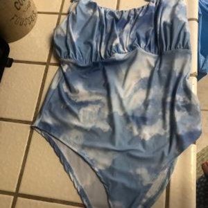 FASHION NOVA Women's Size 1X Cute Cloud Body Suit